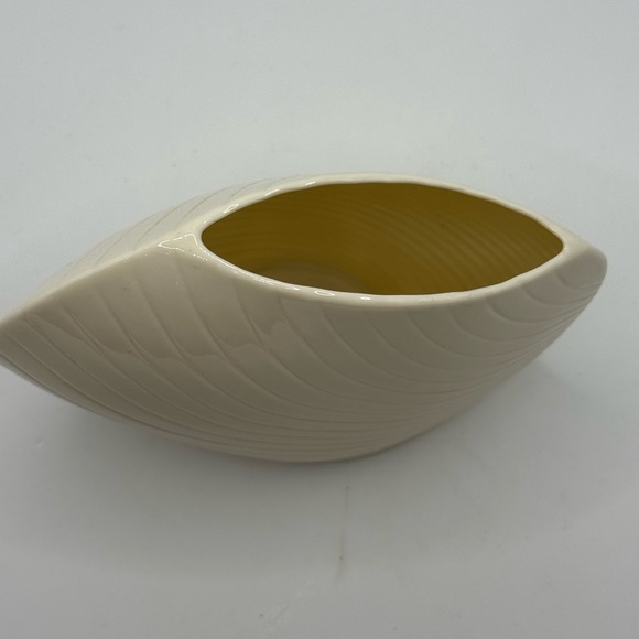 Spiral Shell Vase, Belleek Vase, Irish Vase, Belleek China, Irish Porcelain - Picture 2 of 6